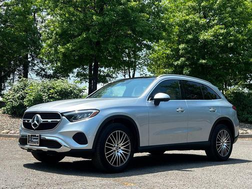 Cirrus Silver Metallic 2024 Mercedes-Benz GLC 300 4MATIC