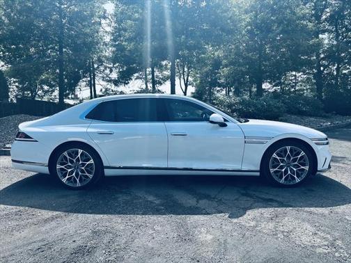 2024 Genesis G90 3.5T e-SC AWD