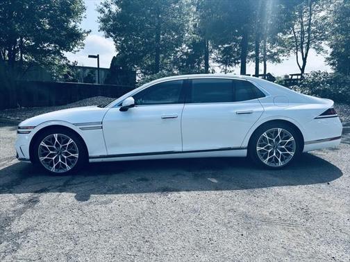 2024 Genesis G90 3.5T e-SC AWD