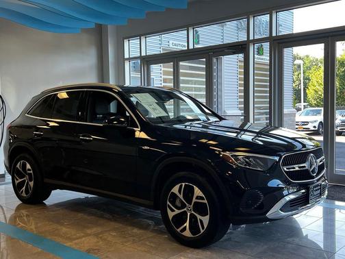 Black 2025 Mercedes-Benz GLC 350e Base