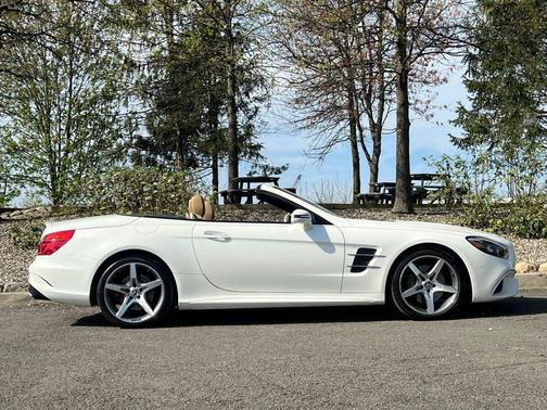 Diamond White 2020 Mercedes-Benz SL 550 SL 550