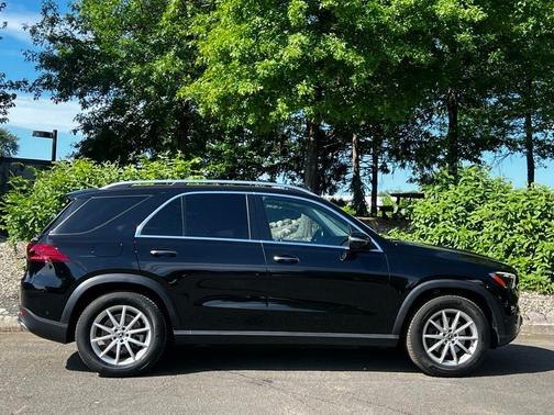 Black 2024 Mercedes-Benz GLE 350 4MATIC