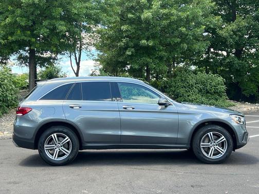 Selenite Grey Metallic 2022 Mercedes-Benz GLC 300 4MATIC