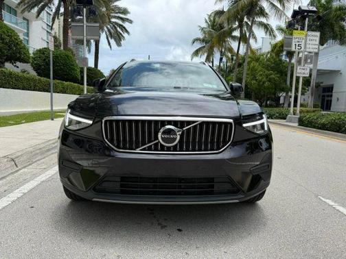 2024 Volvo XC40 B5 Core Bright Theme
