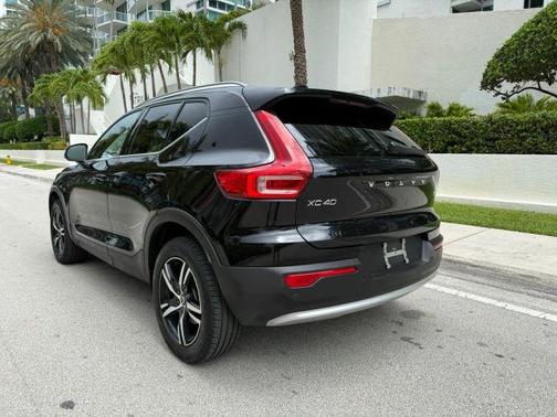 2024 Volvo XC40 B5 Core Bright Theme