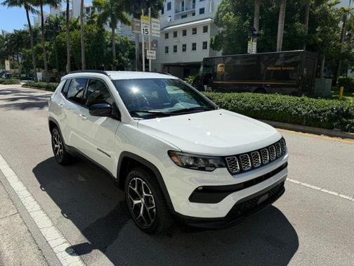 White 2024 Jeep Compass Latitude