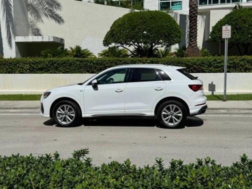 2025 Audi Q3 45 S line Premium