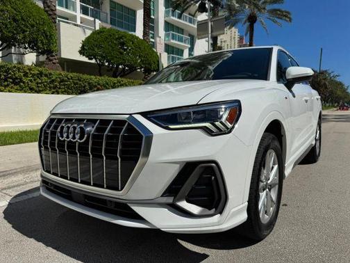 2025 Audi Q3 45 S line Premium