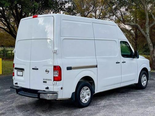 2013 Nissan NV Cargo NV2500 HD SV V6/SV V8