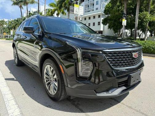 2024 Cadillac XT4 Premium Luxury