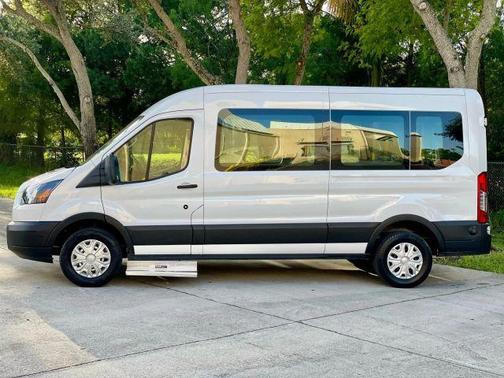 2019 Ford Transit-250 148 WB Medium Roof Cargo