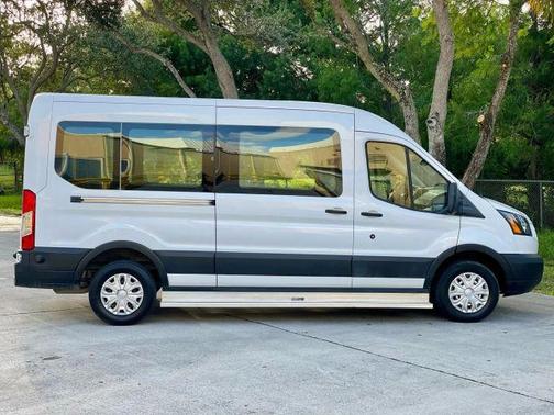 2019 Ford Transit-250 148 WB Medium Roof Cargo