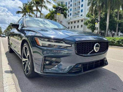 2025 Volvo S60 B5 Core