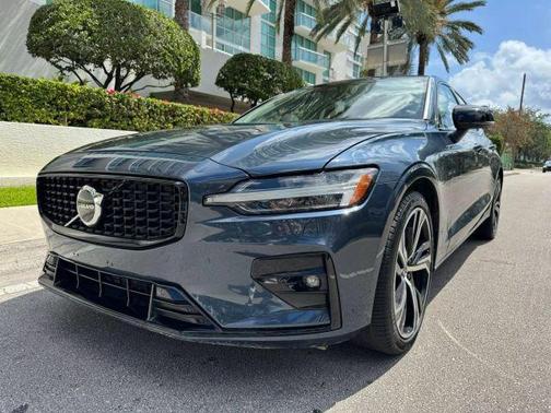 2025 Volvo S60 B5 Core