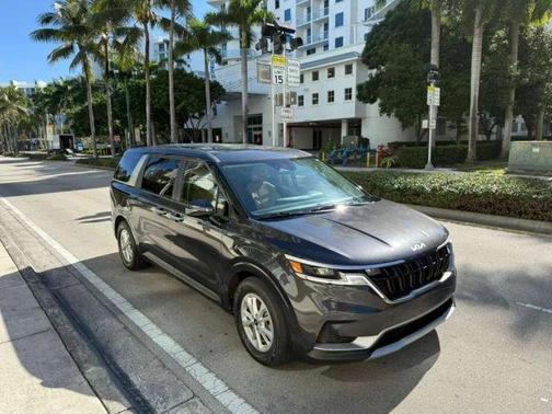 2024 Kia Carnival LX