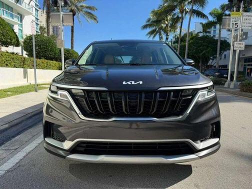 2024 Kia Carnival LX