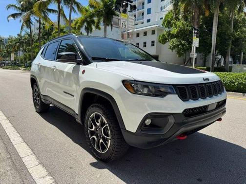 2025 Jeep Compass Trailhawk