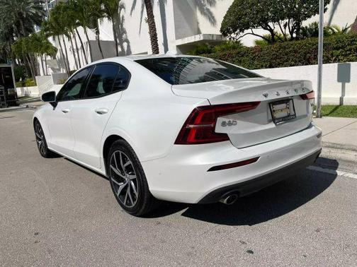 2020 Volvo S60 T5 Momentum