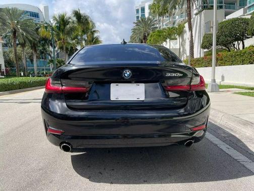 2022 BMW 330e 330e