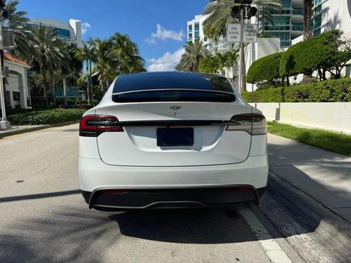 2022 Tesla Model X Base