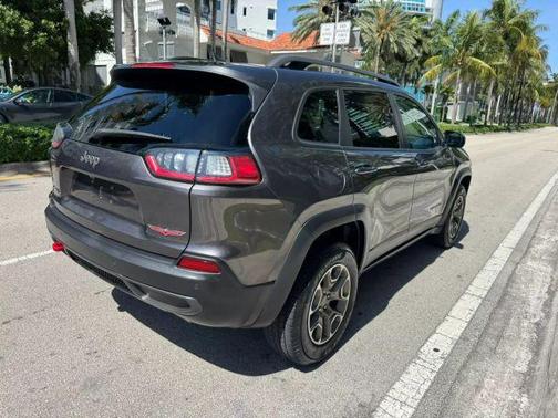 2020 Jeep Cherokee Trailhawk
