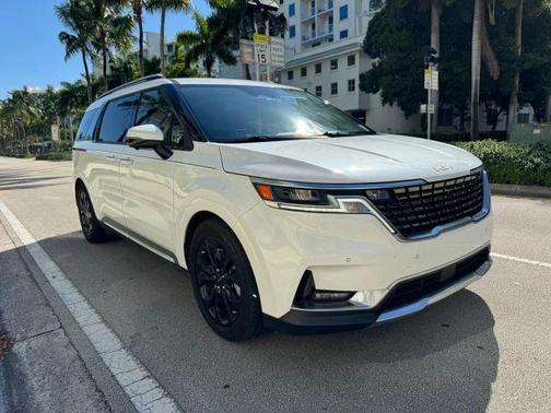 2022 Kia Carnival SX