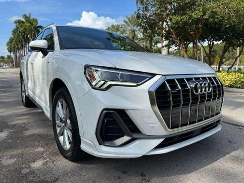 2023 Audi Q3 45 S line Premium