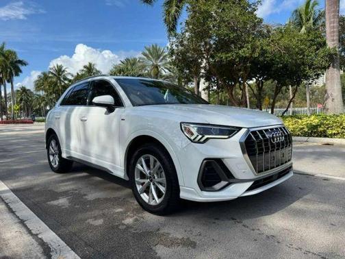 2023 Audi Q3 45 S line Premium