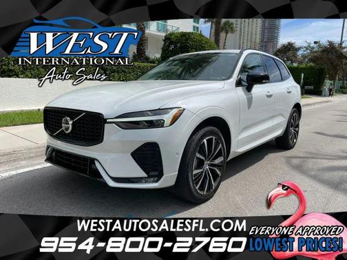 2023 Volvo XC60 B5 Plus Dark Theme