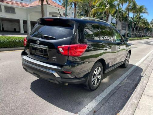 2018 Nissan Pathfinder SL