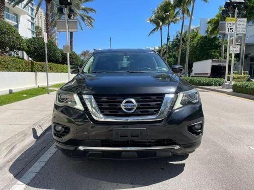 2018 Nissan Pathfinder SL