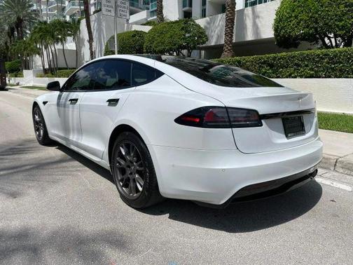 2022 Tesla Model S Base