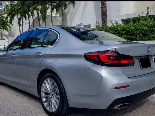 2021 BMW 530 i