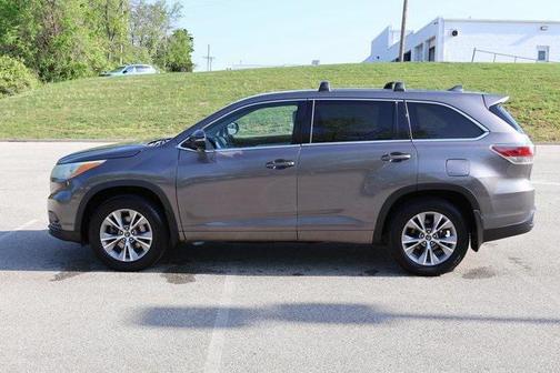 2016 Toyota Highlander LE