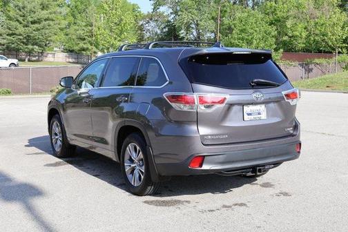 2016 Toyota Highlander LE