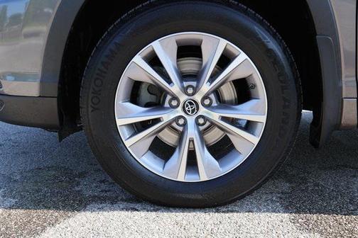 2016 Toyota Highlander LE