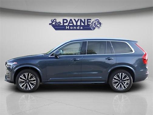 2022 Volvo XC90 T6 Momentum