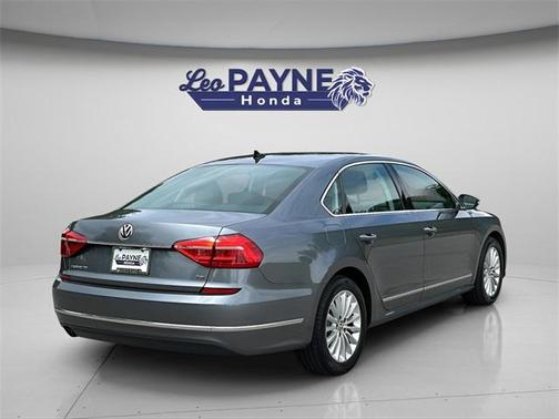 2016 Volkswagen Passat 1.8T SE