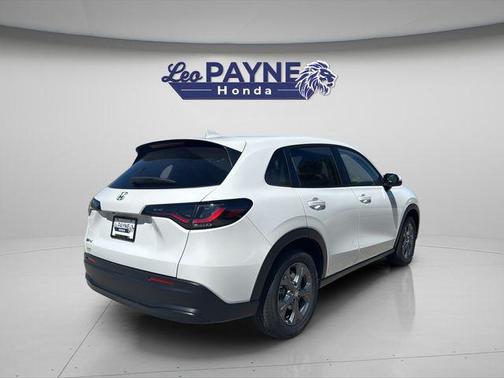Platinum White Pearl 2027 Honda HR-V LX