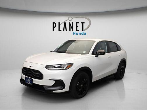 Platinum White Pearl 2026 Honda HR-V AWD Sport