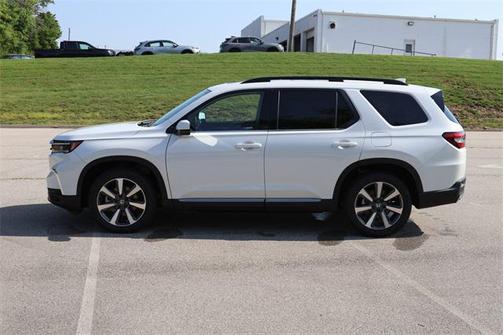 2025 Honda Pilot Touring 8-Passenger