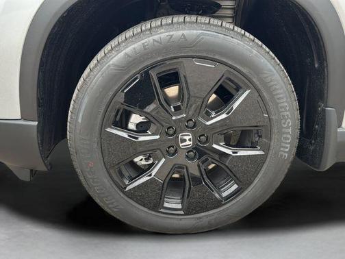 Solar Silver Metallic 2026 Honda Pilot Black Edition