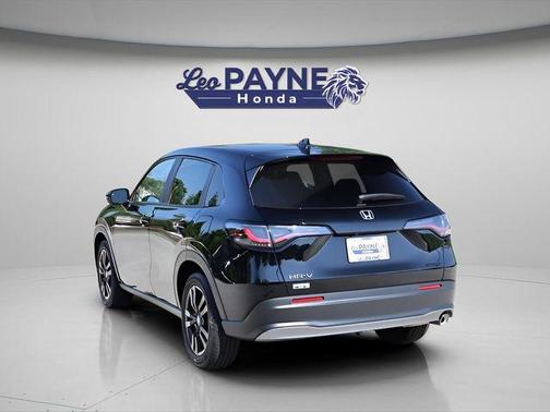 Crystal Black Pearl 2026 Honda HR-V AWD Sport