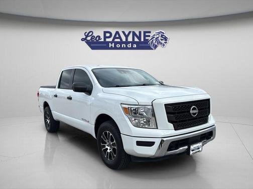 2023 Nissan Titan SV