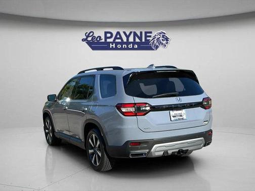 2025 Honda Pilot Touring 8-Passenger