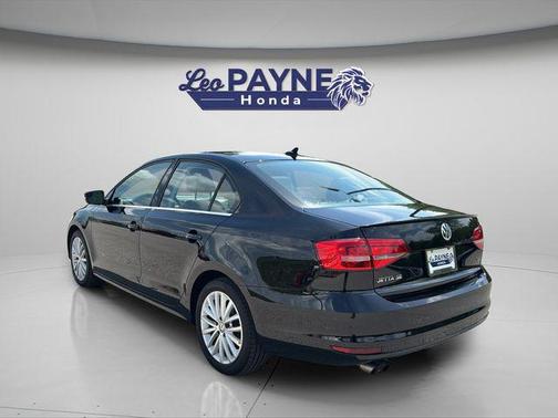 Deep Black Pearl 2015 Volkswagen Jetta Auto SE w/Connectivity/Navigation