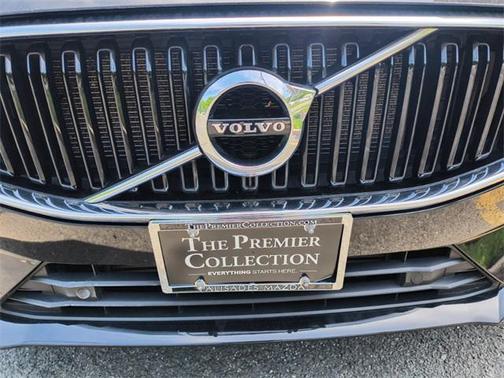 2021 Volvo XC60 T5 Momentum