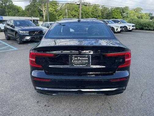 2024 Volvo S60 B5 Plus Black Edition