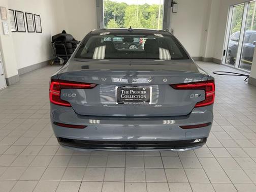 2024 Volvo S60 B5 Plus Dark Theme