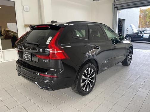 2025 Volvo XC60 B5 Core